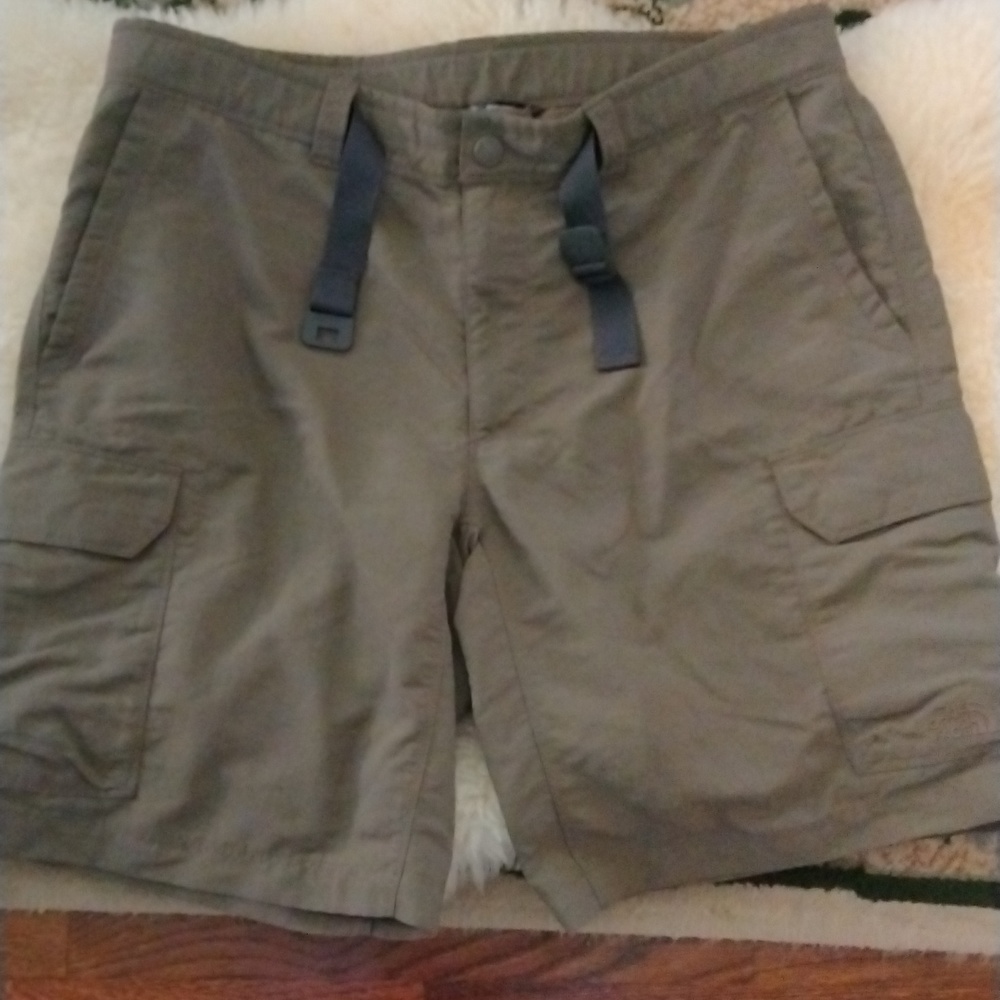 The North Face Men's Cargo Shorts Size 36